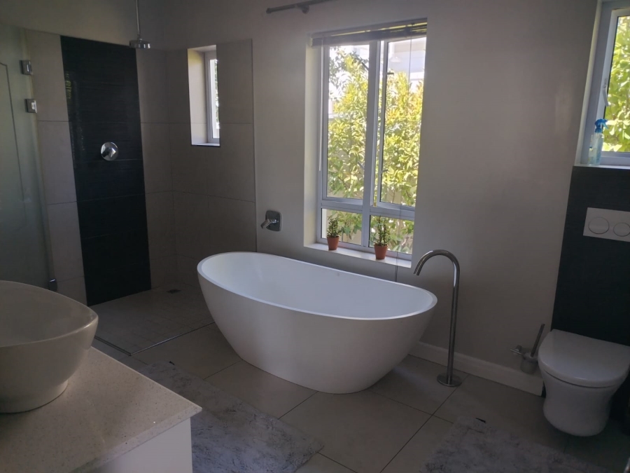 To Let 4 Bedroom Property for Rent in Val De Vie Estate Western Cape